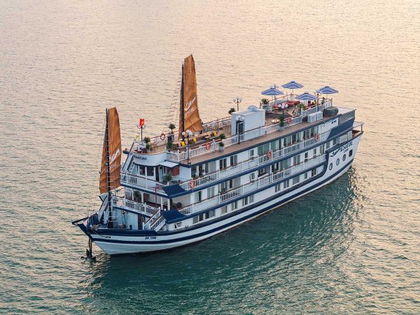 Signature Cruise offering the Best Bai Tu Long Bay cruise experience
