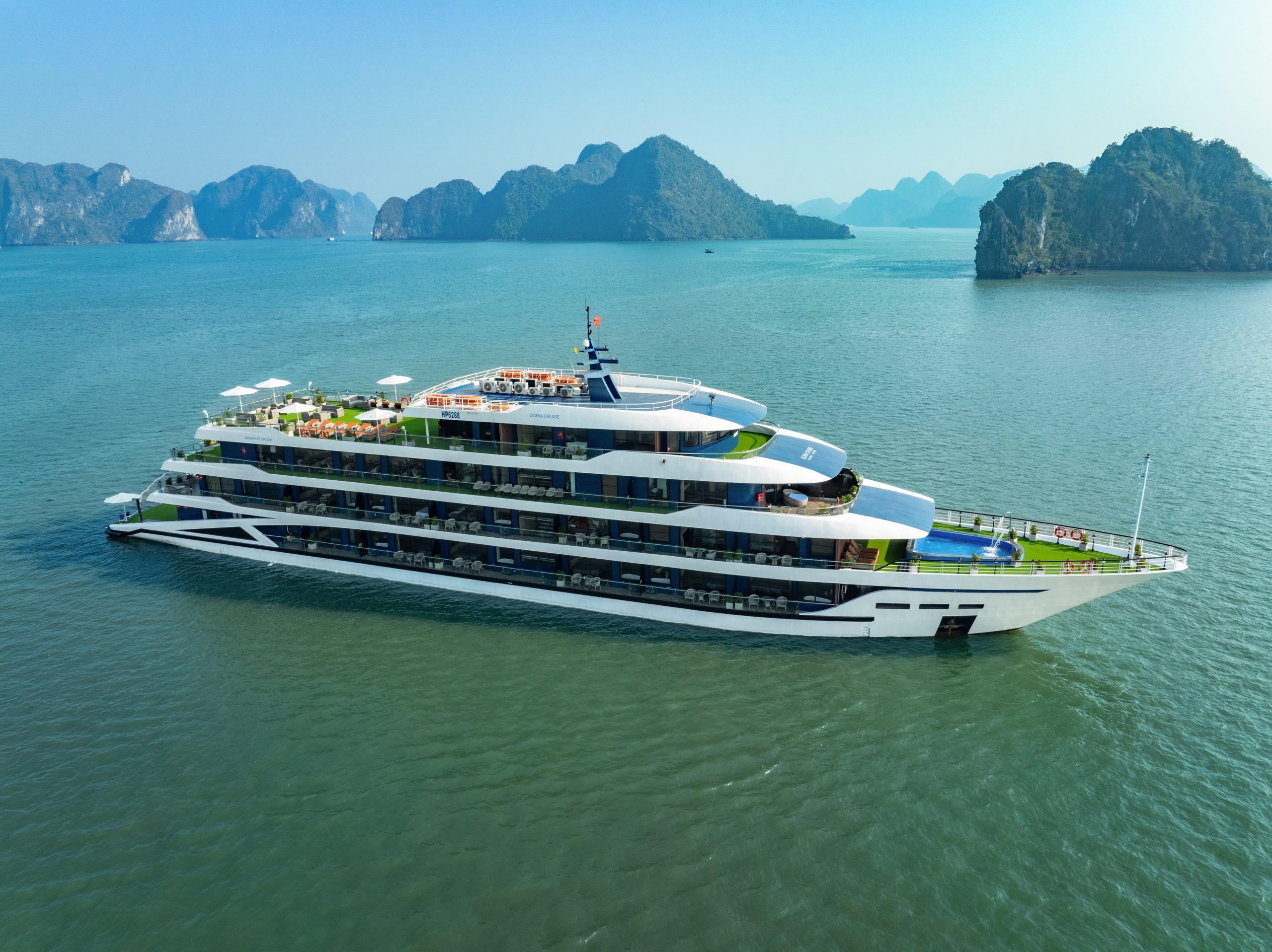 Panoramic view of the Lan Ha Bay 5-Star Luxury Cruise ship from the sea