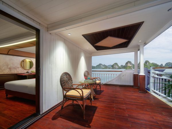 Best Bai Tu Long Bay Cruise – 2 Day and 3 Day Itinerary - Image 11