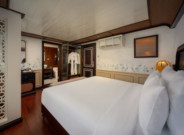 Best Bai Tu Long Bay Cruise – 2 Day and 3 Day Itinerary - Image 16