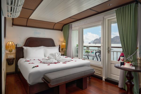Best Bai Tu Long Bay Cruise – 2 Day and 3 Day Itinerary - Image 22
