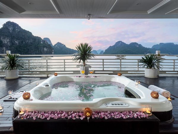 Halong Bay 5 Star Cruise Itinerary – 2 Day and 3 Day Tours - Image 14