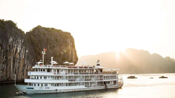 Halong Bay 5 Star Cruise Itinerary – 2 Day and 3 Day Tours - Image 10
