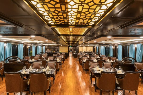 La Regina Legend Cruise: Luxury 5-Star in Lan Ha Bay - Image 3