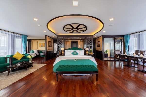La Regina Legend Cruise: Luxury 5-Star in Lan Ha Bay - Image 9