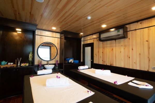La Regina Legend Cruise: Luxury 5-Star in Lan Ha Bay - Image 11