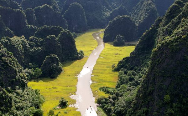 Best Ninh Binh Day Trip: Hoa Lu, Trang An, Mua Cave - Image 3