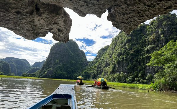 Best Ninh Binh Day Trip: Hoa Lu, Trang An, Mua Cave - Image 4