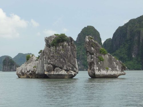 Halong Bay luxury day cruise with Fighting Cock Islet