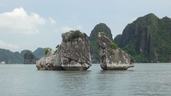 Halong Bay One Day Cruise: Best Caves, Kayaking, Swimming - Image 2