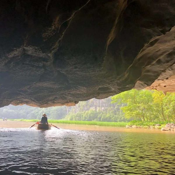 Ninh Binh Day Tour: Hoa Lu – Tam Coc – Mua Cave - Image 4