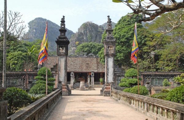 Ninh Binh Day Tour: Hoa Lu – Tam Coc – Mua Cave - Image 7