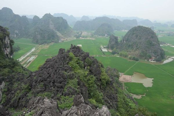 ninh-binh-day-trip-explore-tam-coc-hoa-lu-mua-cave