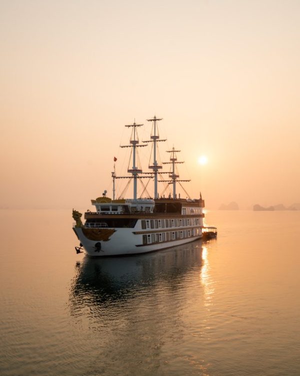 Bai Tu Long Bay 2 Days 1 Night Cruise – Luxury Tour - Image 2