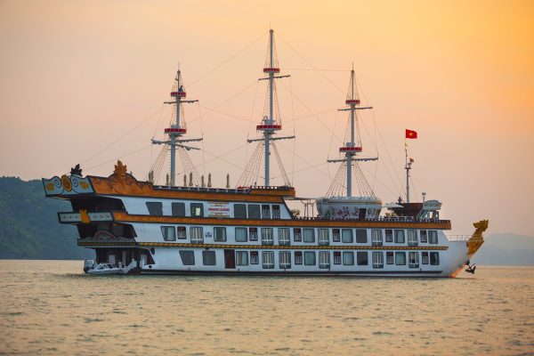Bai Tu Long Bay 2 Days 1 Night Cruise – Luxury Tour