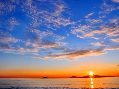 Enjoy the picturesque sunsets over My Khe Beach, a highlight of your Da Nang adventure