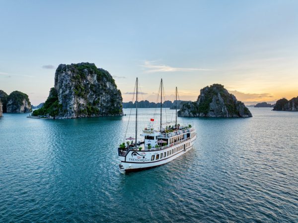 Treasure Junk Cruise Bai Tu Long Bay - Best Luxury Tour - Image 2