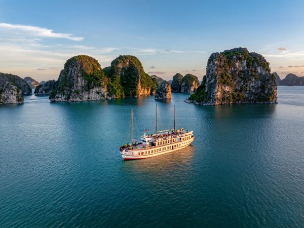 Treasure Junk Cruise Bai Tu Long Bay - Best Luxury Tour - Image 4
