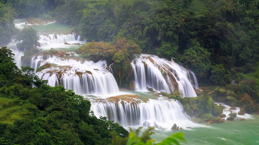Stunning view of Ban Gioc Waterfall during the 3-Day Ban Gioc Waterfall Tour