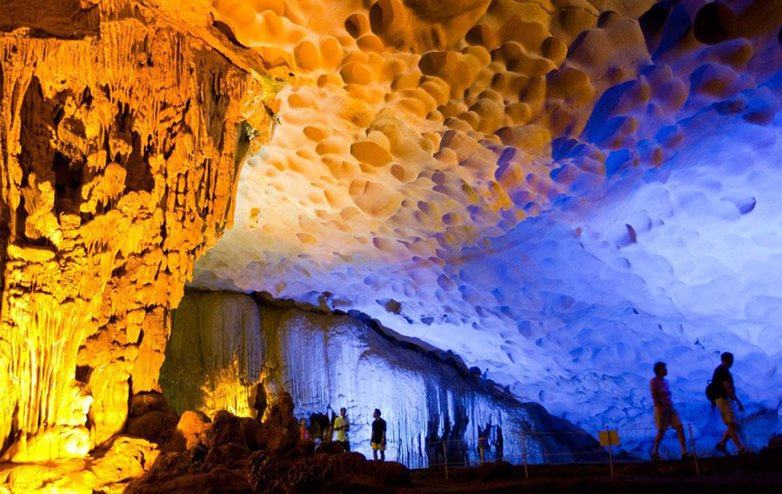 Best 4 Day Hanoi Halong Itinerary - Sung Sot Cave