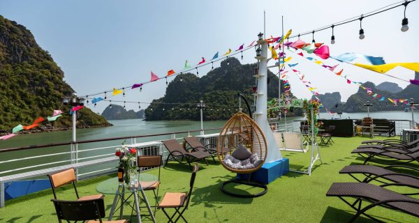 Ha Long Bay Adventure: Explore Sung Sot Cave, Titop Island & Kayaking - Image 7