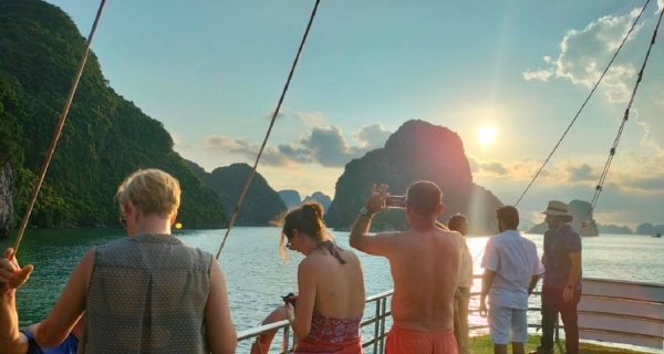 3-Day Halong & Lan Ha Bay 5-Star Cruise with Balcony & FULL ACTIVITIES - Image 18