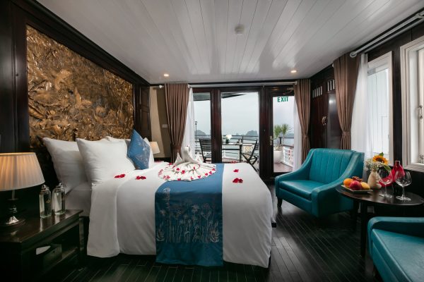 La Regina Classic Bai Tu Long Bay 2-Day Deluxe Cruise - Image 17