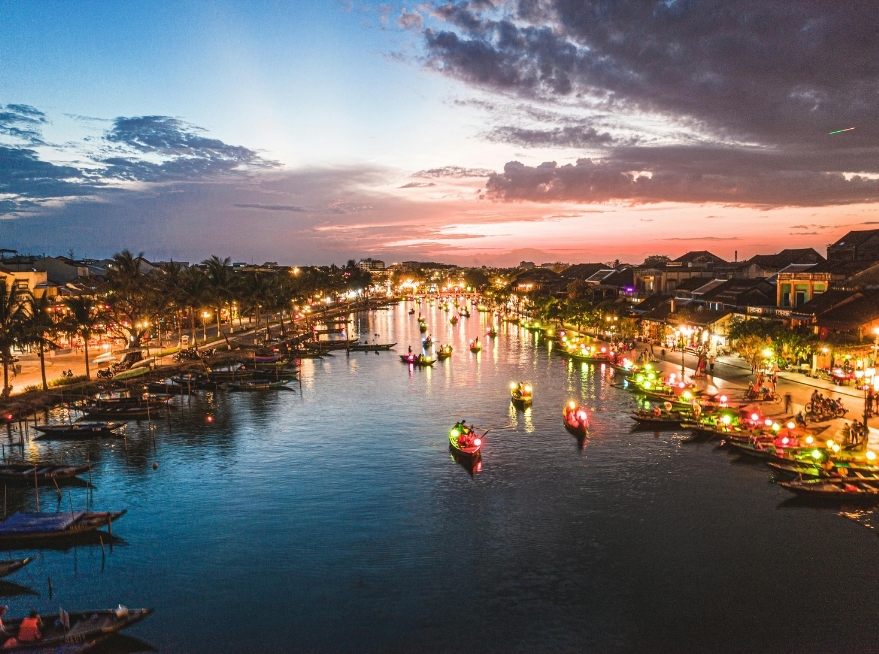 Hue And Hoi An: Glorious Heritage Of the Central Region