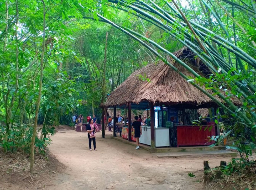 Cu Chi Tunnels Tour