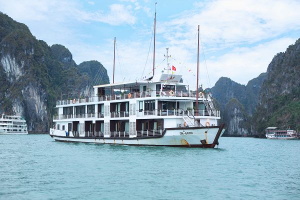 Halong Bay Lan Ha Bay Mila Lux Cruise 2-Day & 3-Day - Image 2