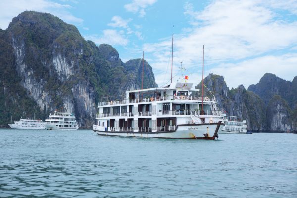 Halong Bay Lan Ha Bay Mila Lux Cruise 2-Day & 3-Day - Image 3