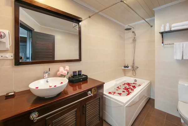 Halong Bay Lan Ha Bay Mila Lux Cruise 2-Day & 3-Day - Image 15