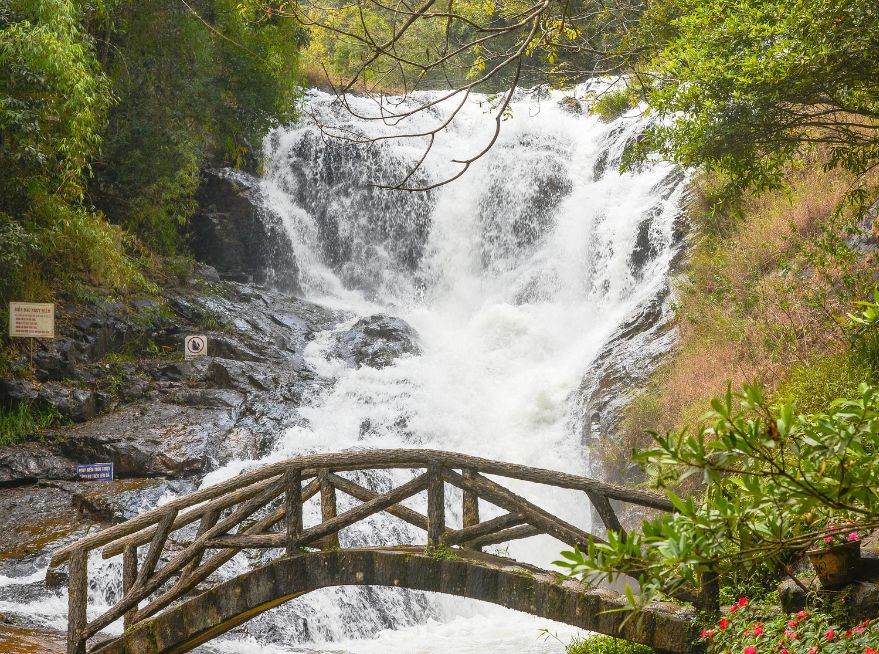 beautiful waterfalls in Vietnam