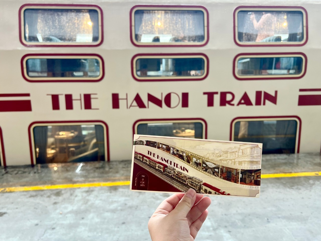 Hanoi 5 Cua O Train traveling along scenic tracks through Hanoi’s historic areas