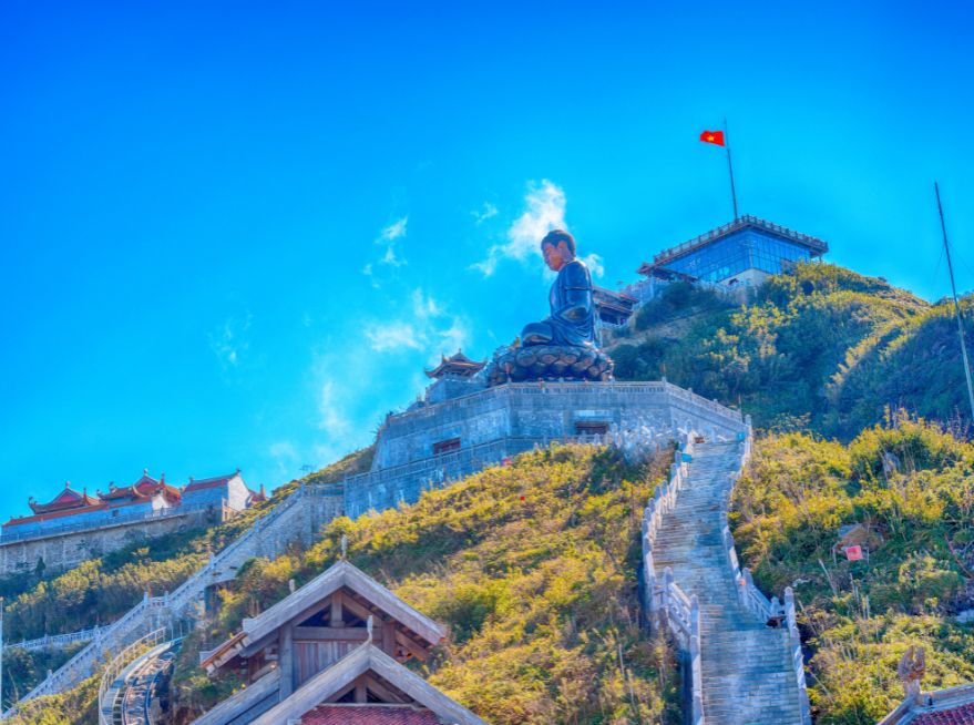stunning mountains in Vietnam