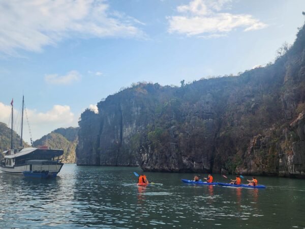 3-Day Bai Tu Long Bay Cruise – Deluxe Experience - Image 57